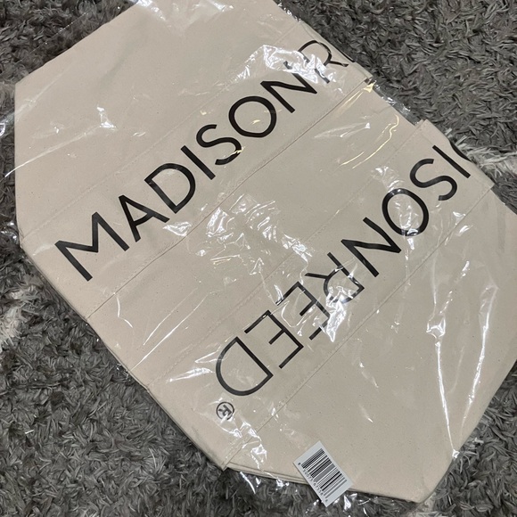 Madison Reed Market Tote - Picture 2 of 3